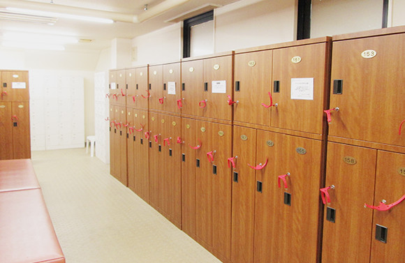 LOCKER ROOM